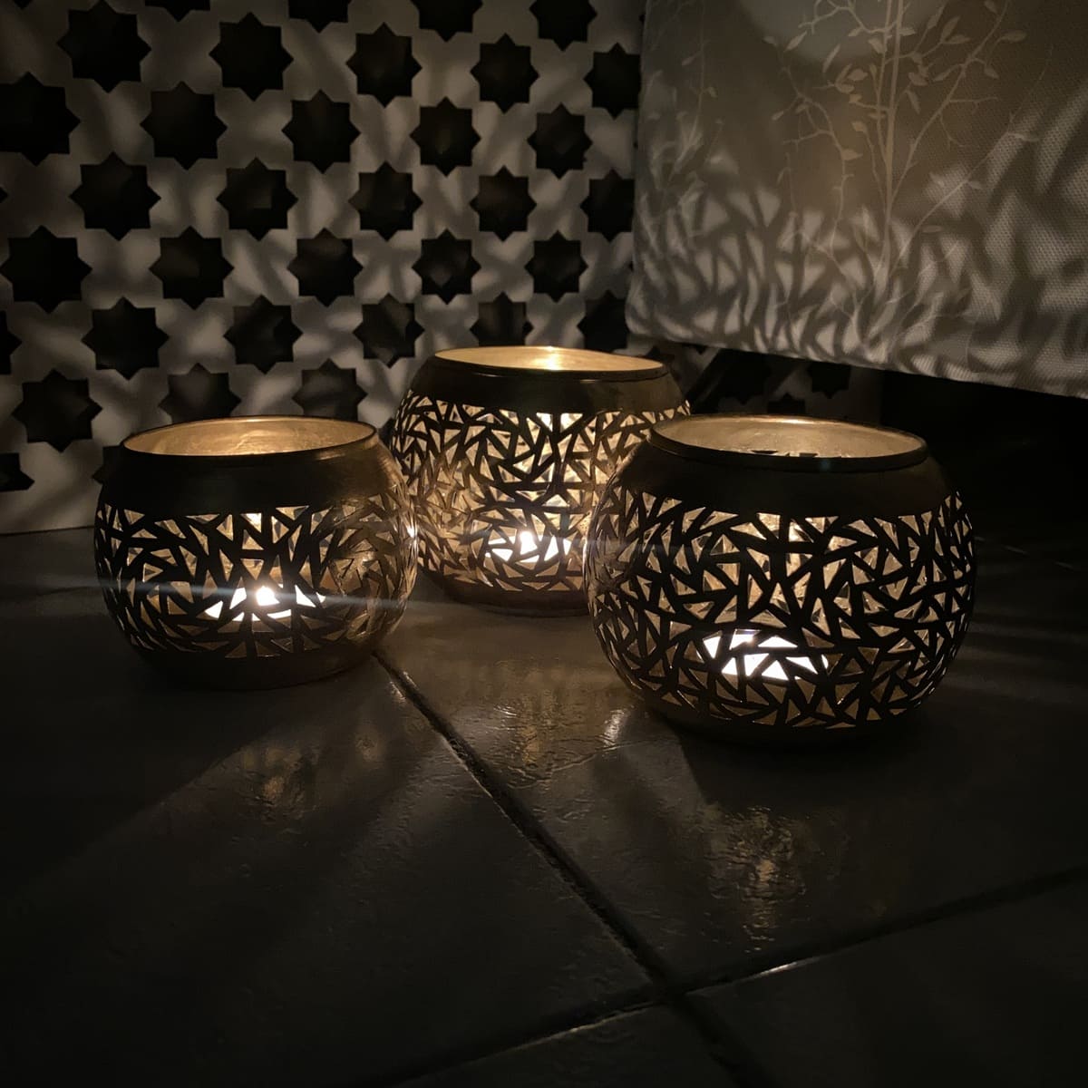 Set mit 3 arabischen Kerzenhaltern aus Kupfer