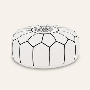 puff marroquí cuero blanco detalle